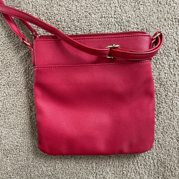 DONATED Red Tommy Hilfiger Purse - Picture 4 of 7